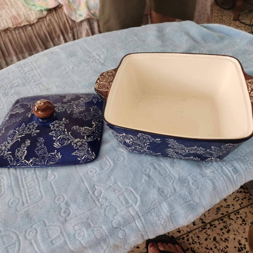 Vintage Sterling Home Covered Casserole - Picture 4 of 4
